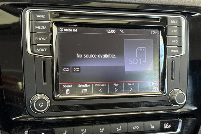Used 2017 Volkswagen Jetta SEL FWD image 18
