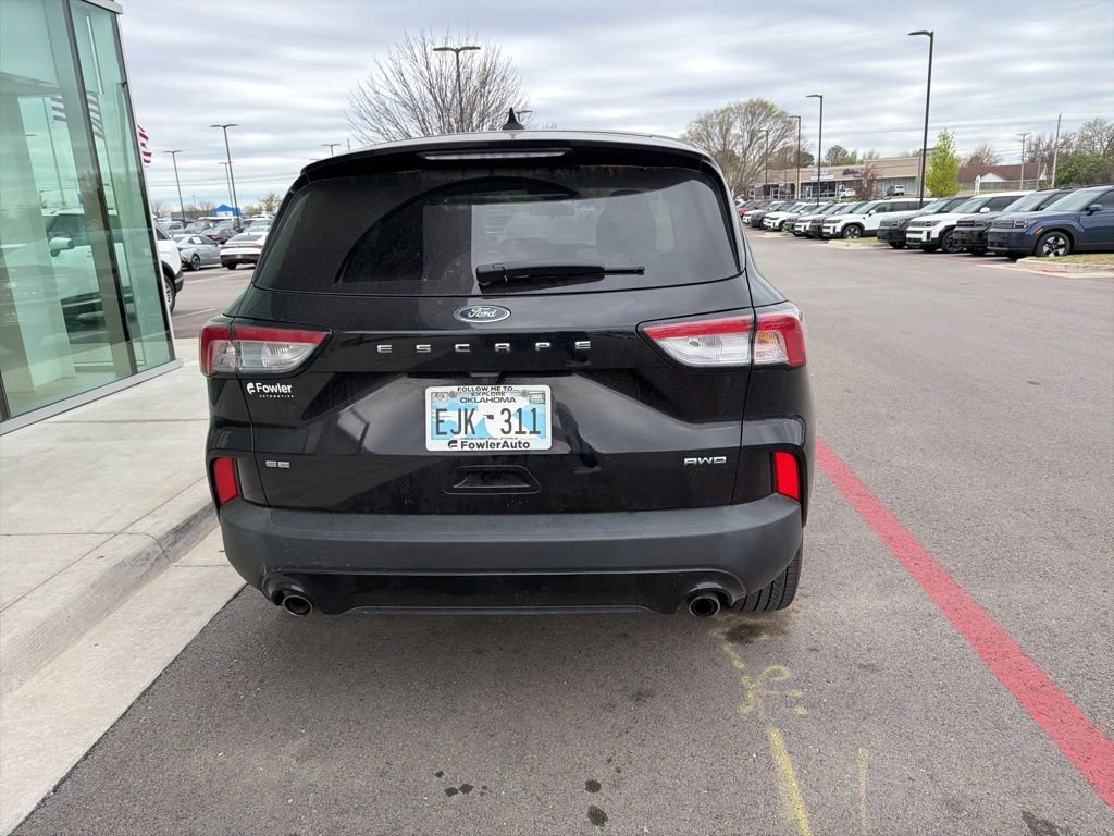 Used 2021 Ford Escape SE w/ SE Sport Appearance Package image 11