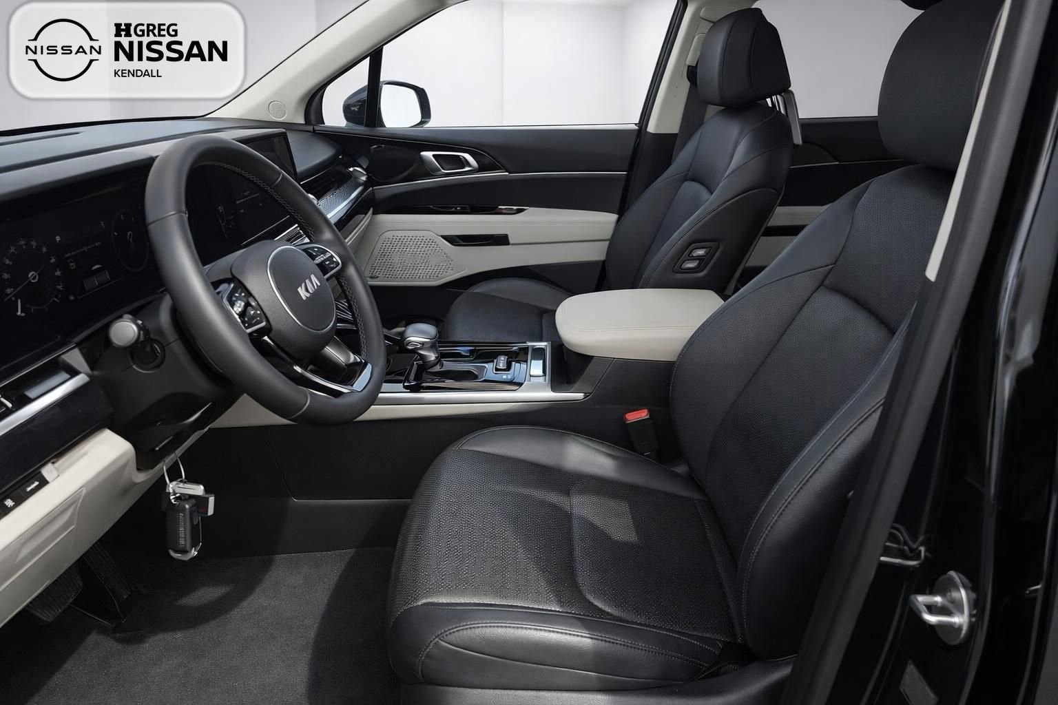 Used 2022 Kia Carnival SX Prestige image 7