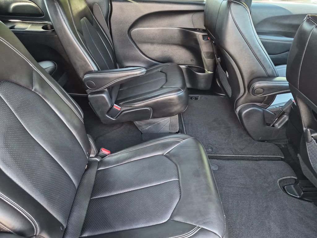 Used 2025 Chrysler Pacifica Select FWD image 31