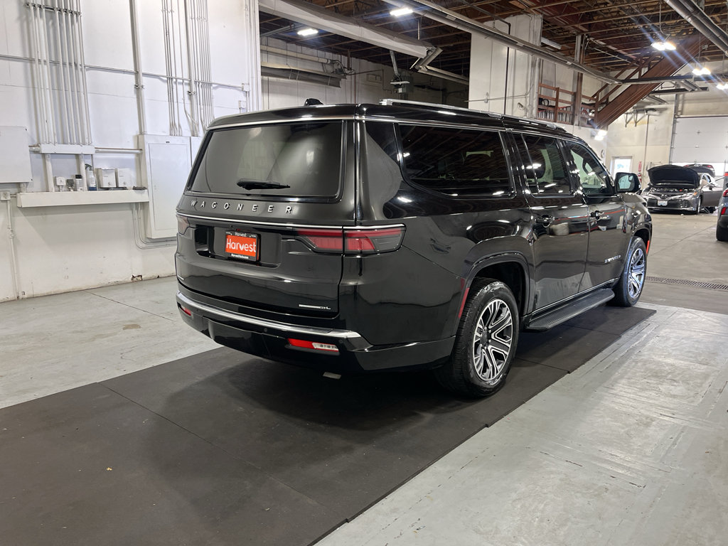 Used 2023 Jeep Wagoneer L Series II AWD/4WD image 7
