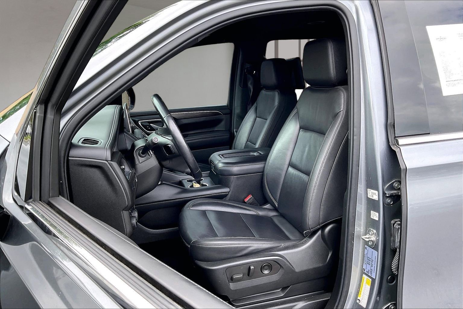 Used 2021 Chevrolet Tahoe LT w/ Rear Media and Nav Package AWD/4WD image 21