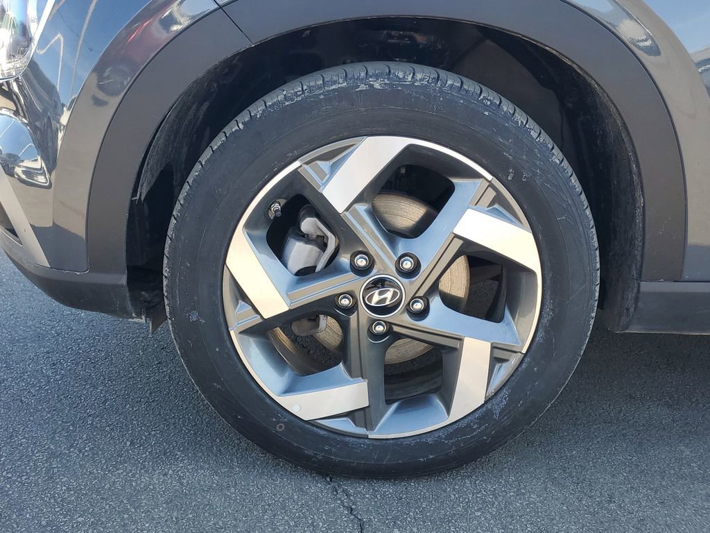 Used 2025 Hyundai Venue SEL image 9