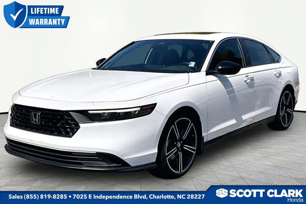 Used 2025 Honda Accord Sport image 3