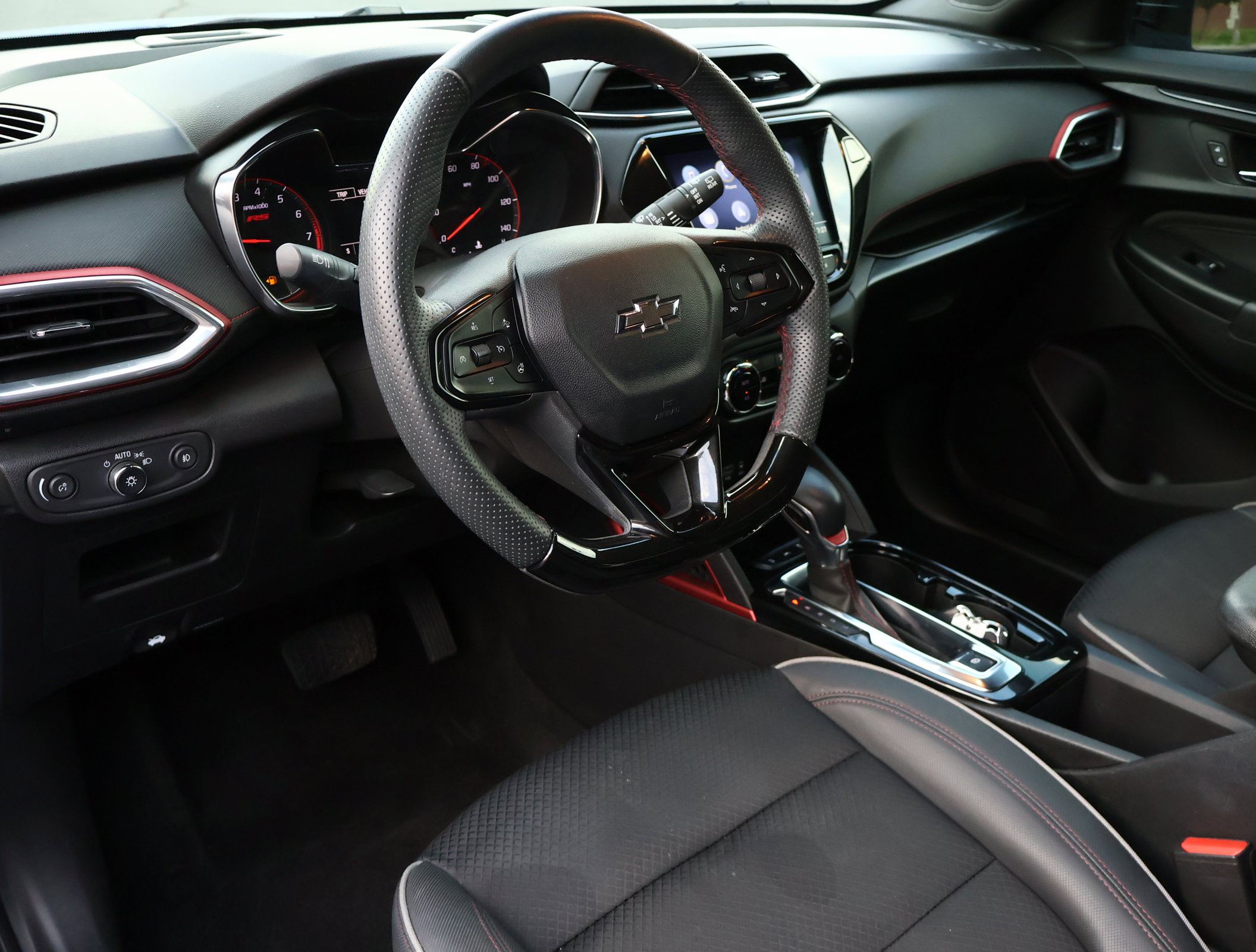 Used 2023 Chevrolet TrailBlazer RS w/ Convenience Package FWD image 3