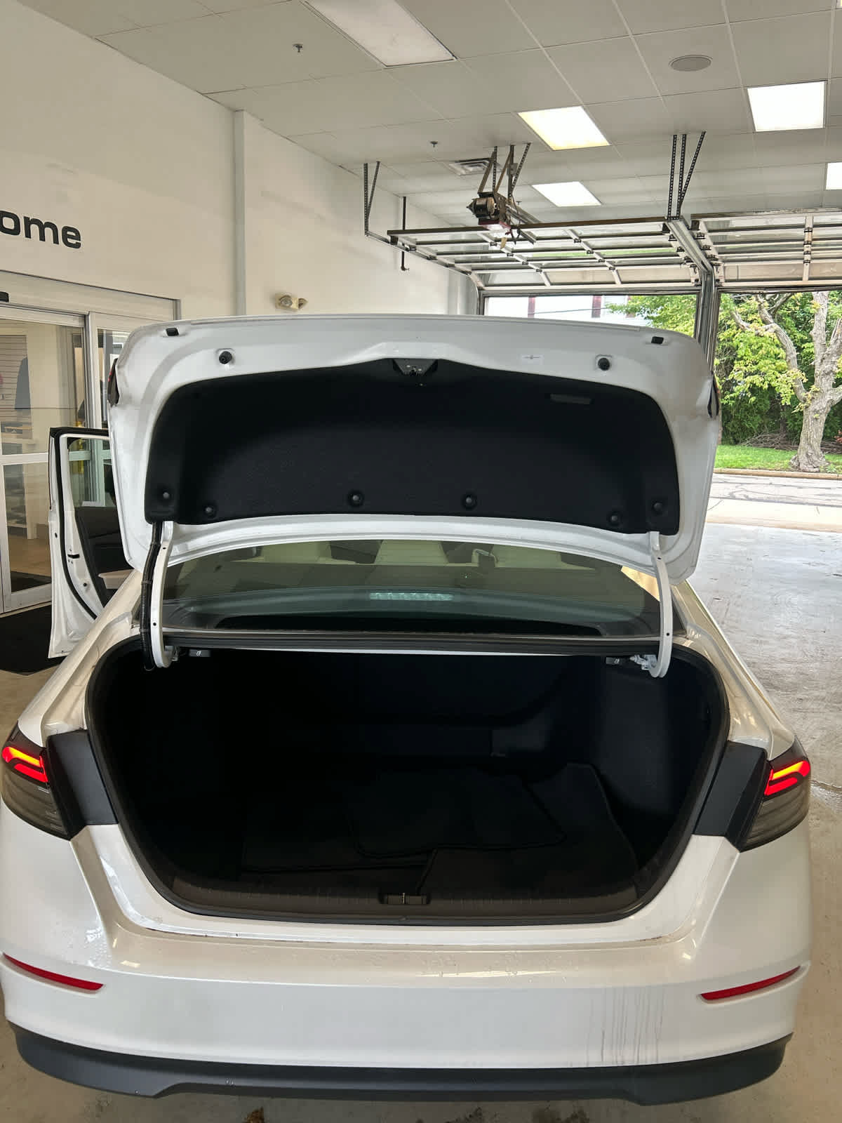 Used 2023 Honda Accord EX image 14