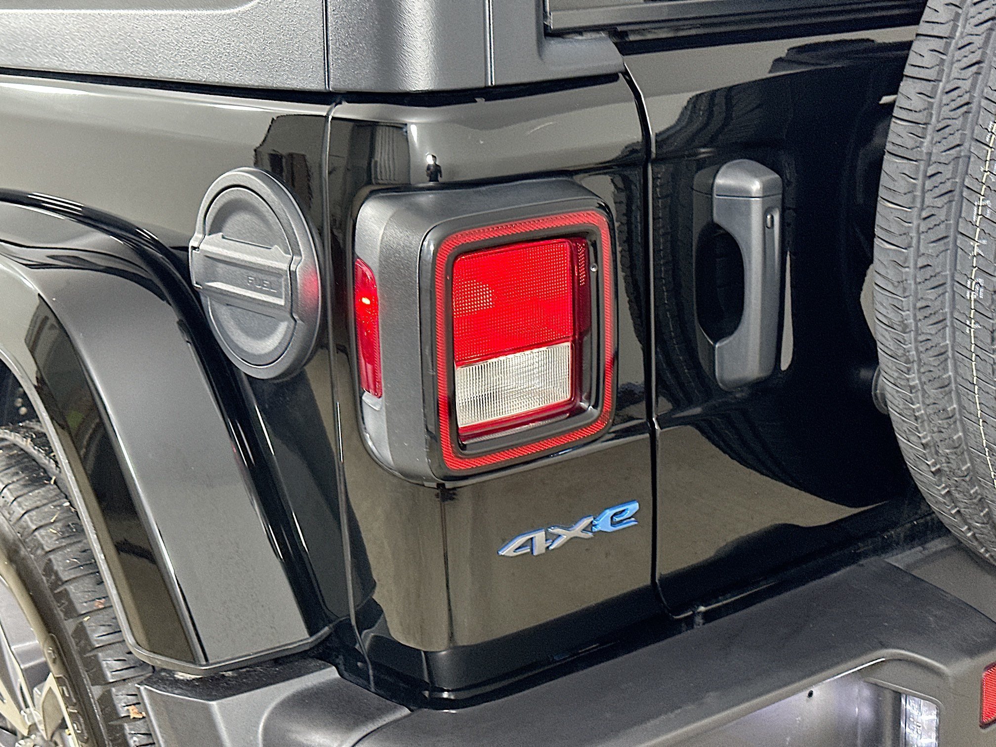 Used 2024 Jeep Wrangler Unlimited w/ Convenience Group AWD/4WD image 39