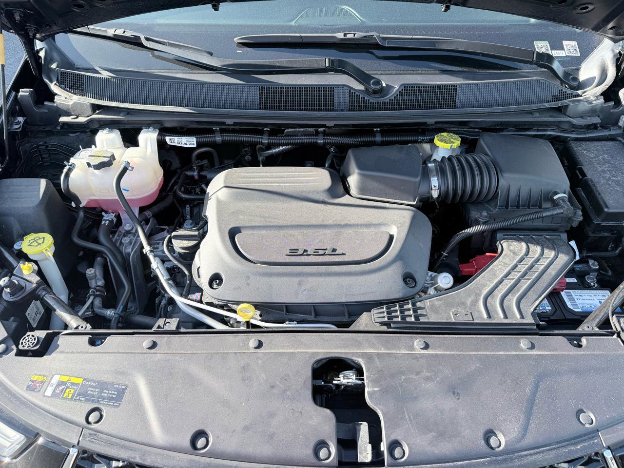 Used 2024 Chrysler Pacifica Touring-L image 18