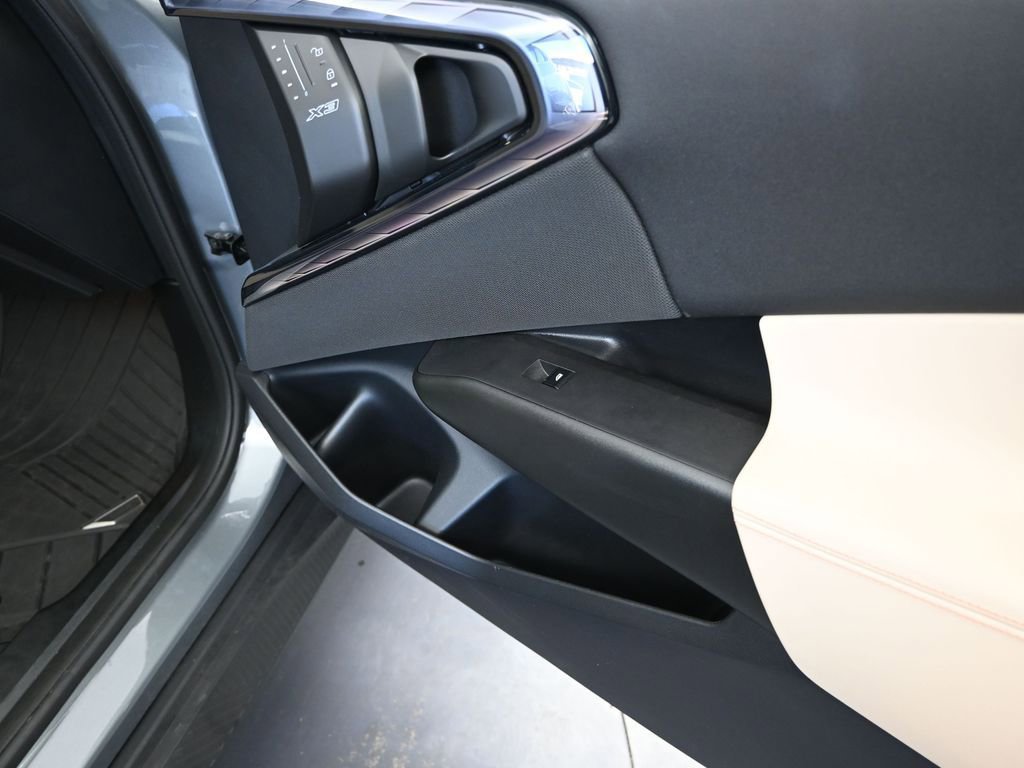 Certified 2025 BMW X3 xDrive30i w/ Convenience Package image 23