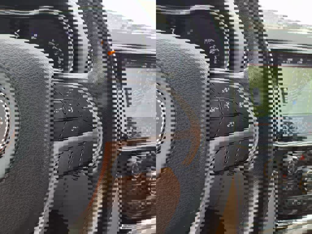 Used 2019 Jeep Grand Cherokee Limited image 23