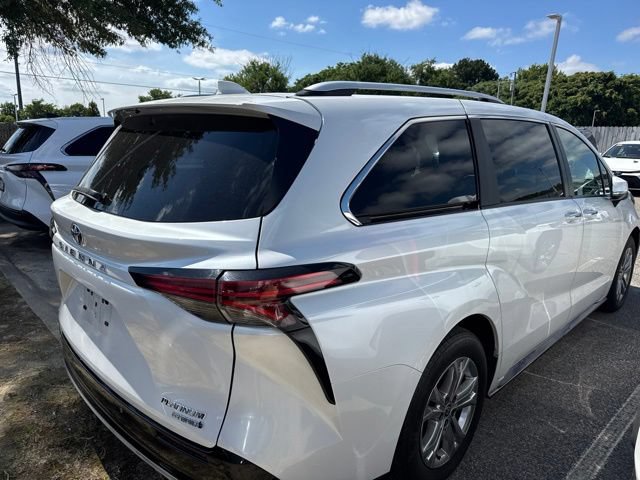 Used 2024 Toyota Sienna Platinum AWD/4WD image 5