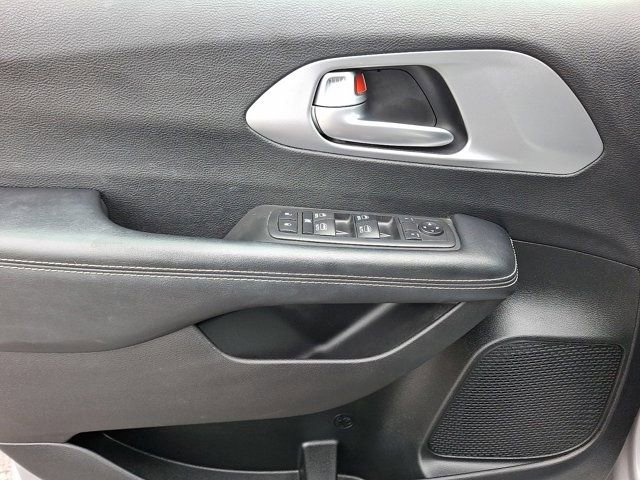 Certified 2019 Chrysler Pacifica Touring-L Plus w/ Advanced Safetytec Group FWD image 17