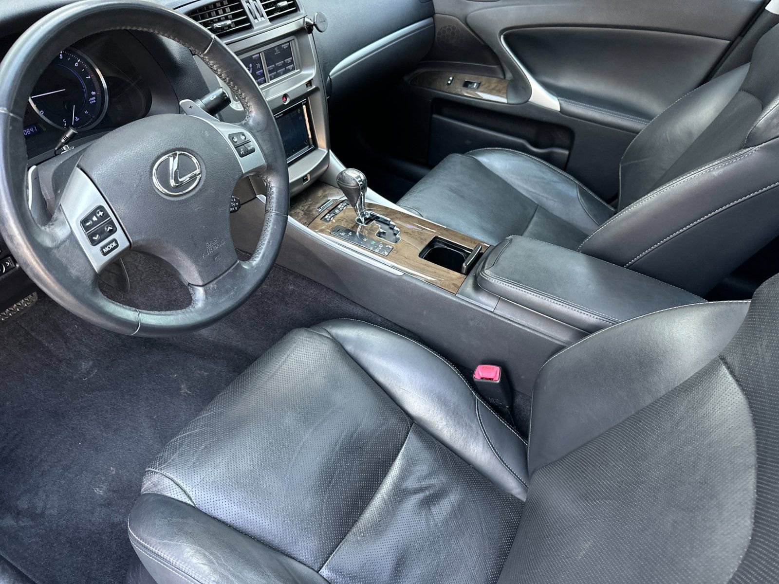 Used 2011 Lexus IS 250 w/ Premium Pkg Value Edition RWD image 9