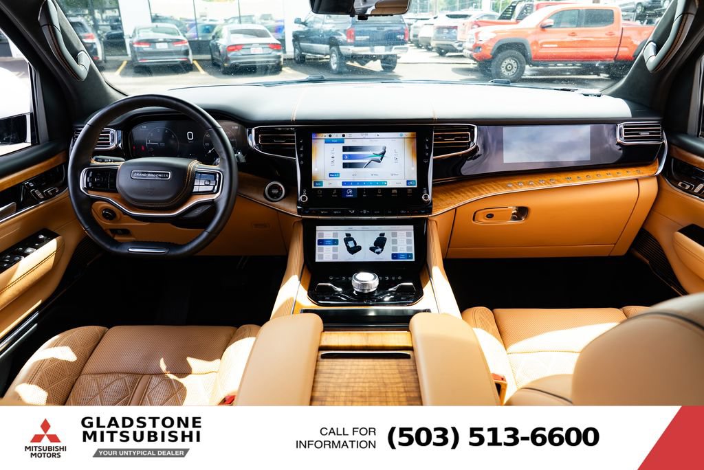 Used 2022 Jeep Grand Wagoneer Series III w/ Rear Seat Video Group 1 AWD/4WD image 8
