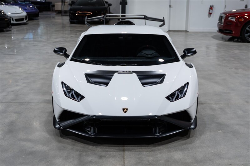 Used 2022 Lamborghini Huracan STO RWD image 9