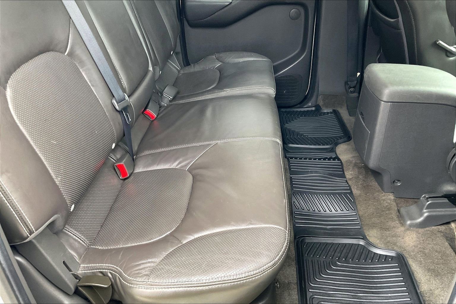 Used 2014 Nissan Frontier PRO-4X w/ Pro-4x Luxury Package image 19