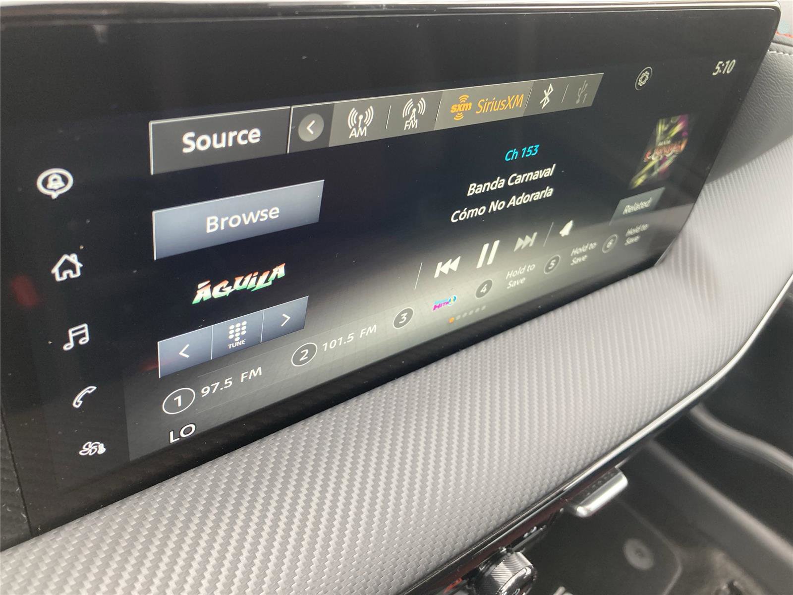 New 2025 Nissan Kicks SR image 17