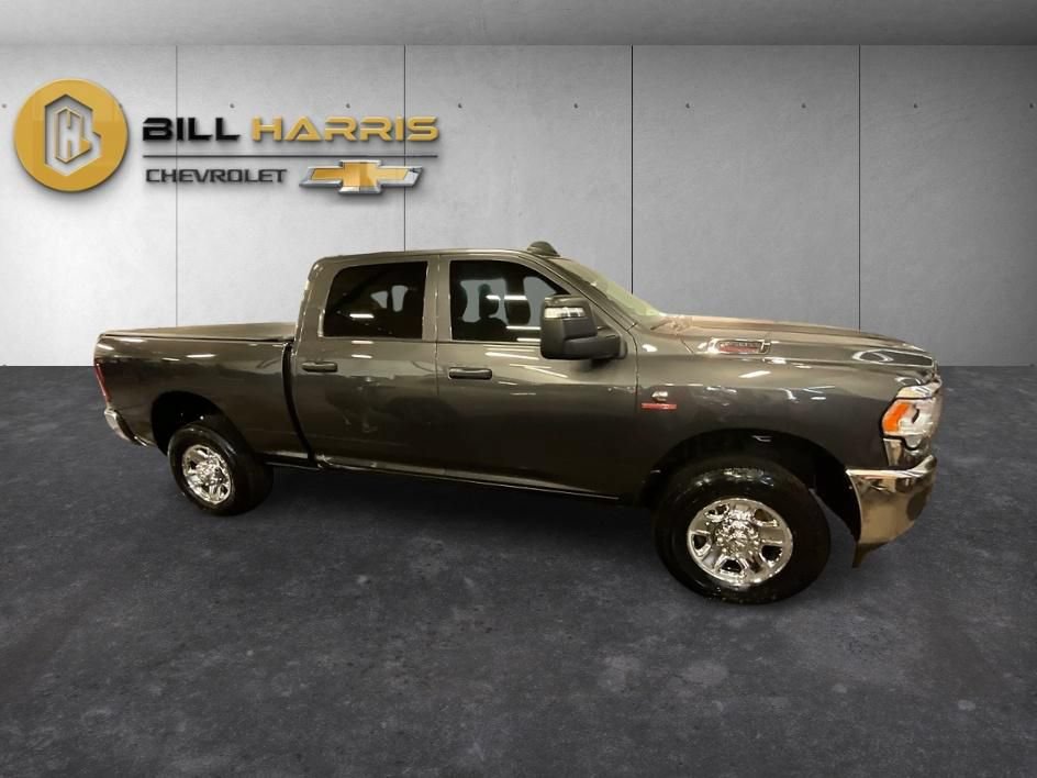 Used 2024 RAM 3500 Tradesman w/ Chrome Appearance Group AWD/4WD image 10