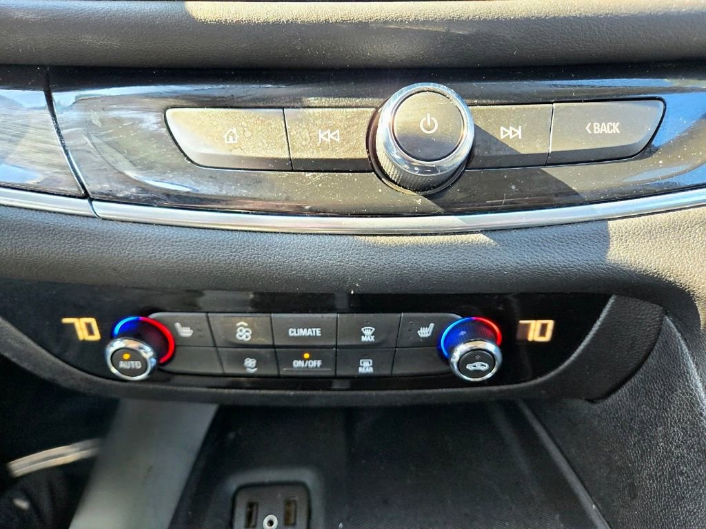 Used 2019 Buick Enclave Essence image 33