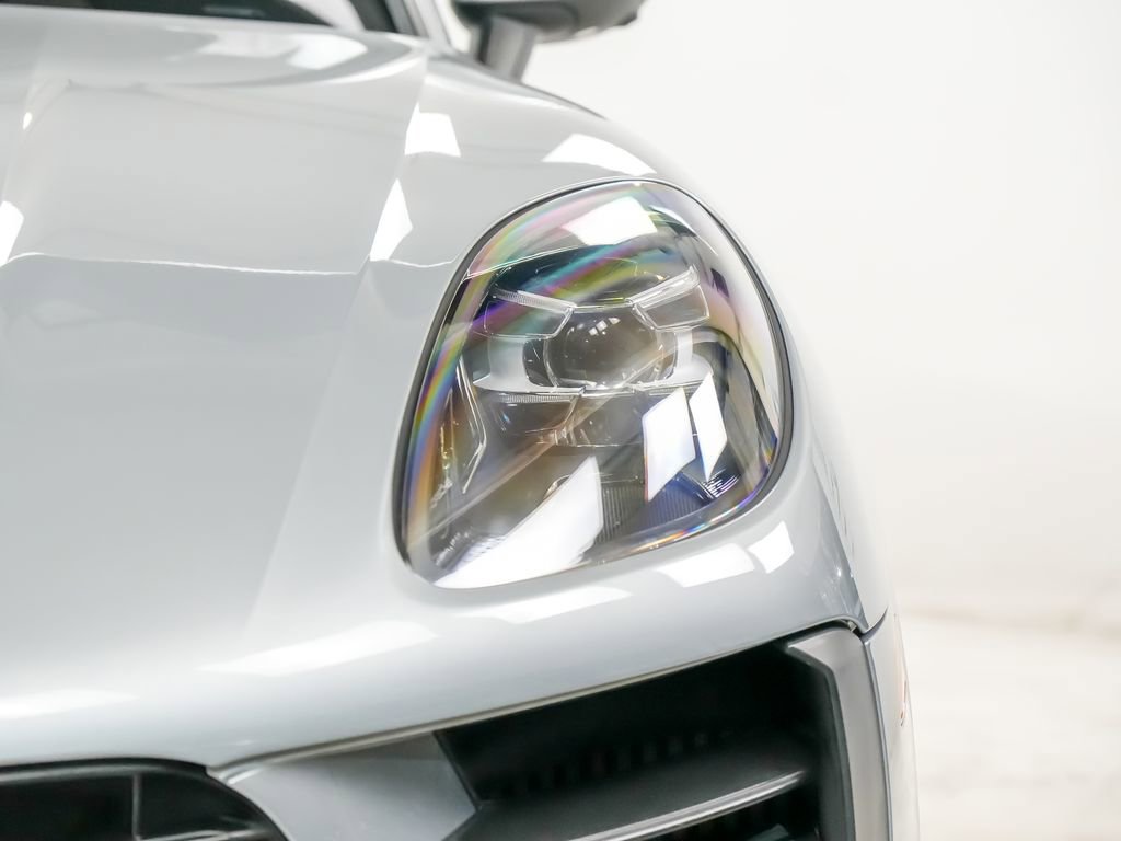 Certified 2021 Porsche Macan S AWD/4WD image 7