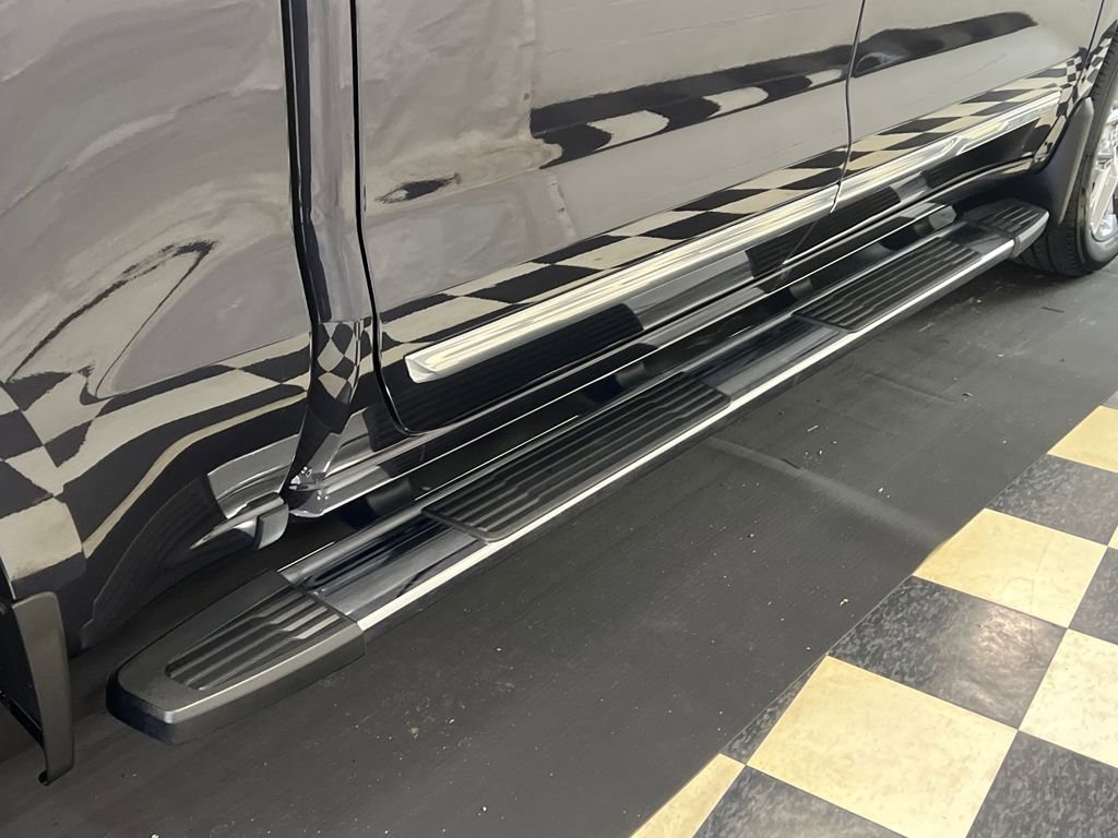 Used 2023 Chevrolet Silverado 1500 High Country w/ High Country Premium Package image 17