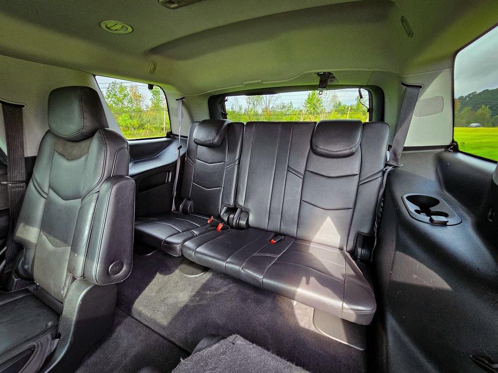 Used 2020 Cadillac Escalade Luxury w/ Escalade Sport Edition RWD image 39