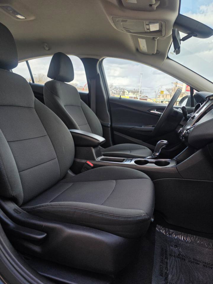 Used 2017 Chevrolet Cruze LT FWD image 15