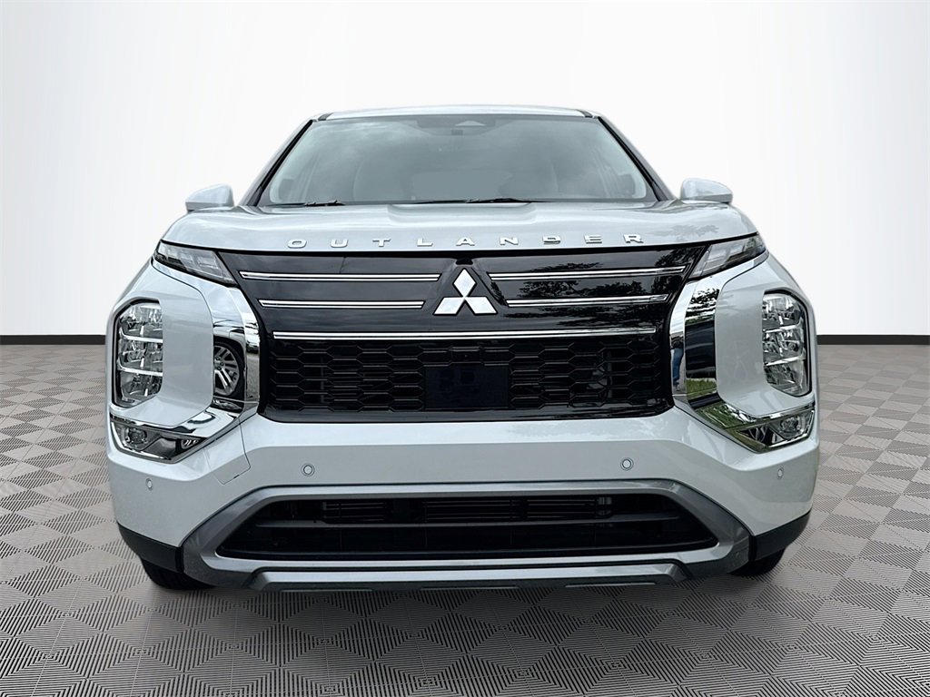 New 2025 Mitsubishi Outlander SE image 2