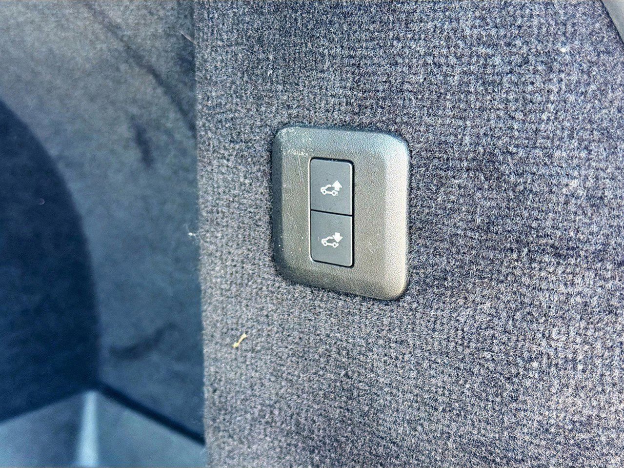 Used 2020 Land Rover Range Rover Sport HSE image 45