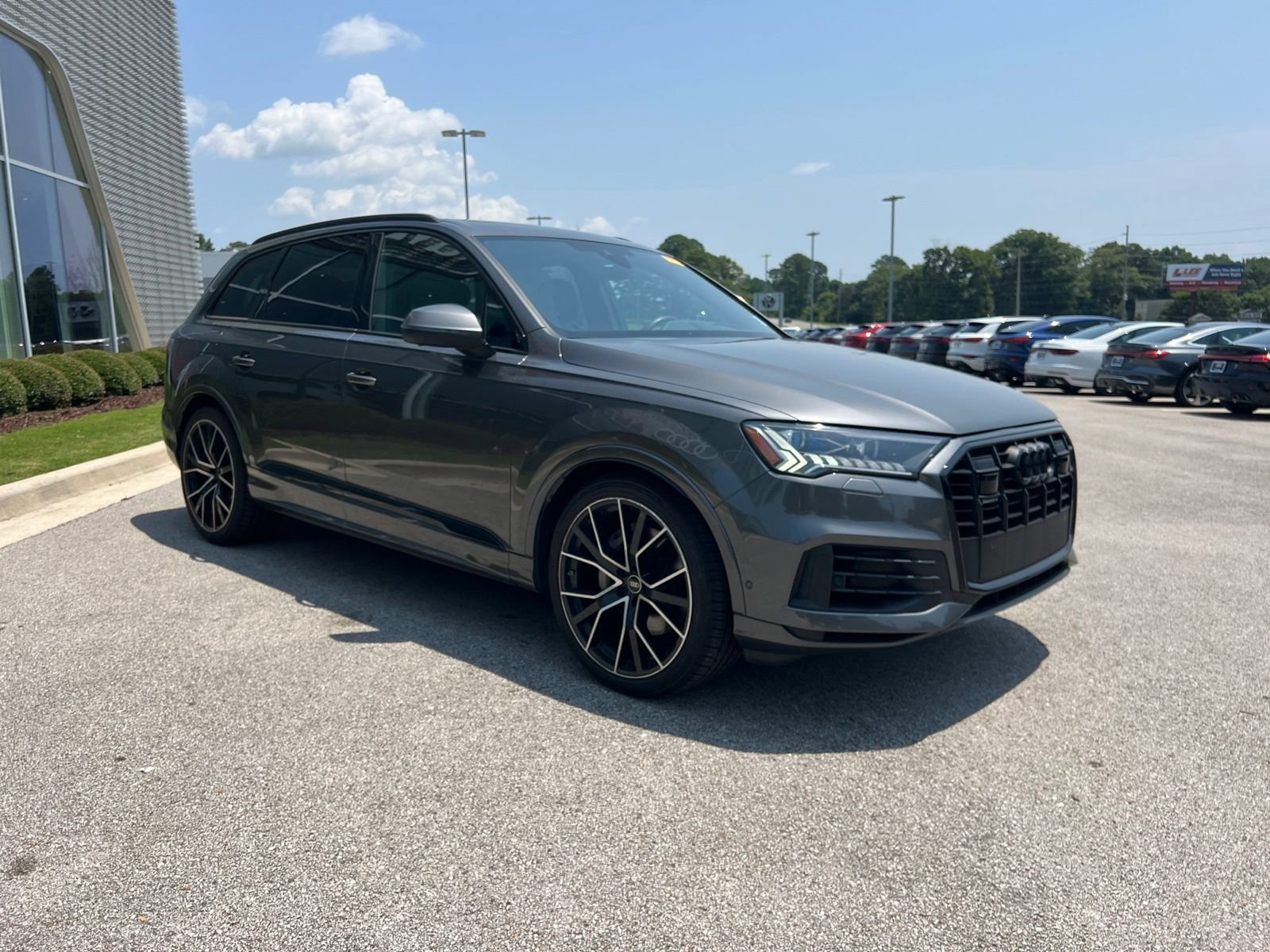 Used 2023 Audi Q7 3.0T Prestige w/ Prestige Package AWD/4WD image 3