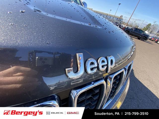 Used 2019 Jeep Grand Cherokee Limited AWD/4WD image 34