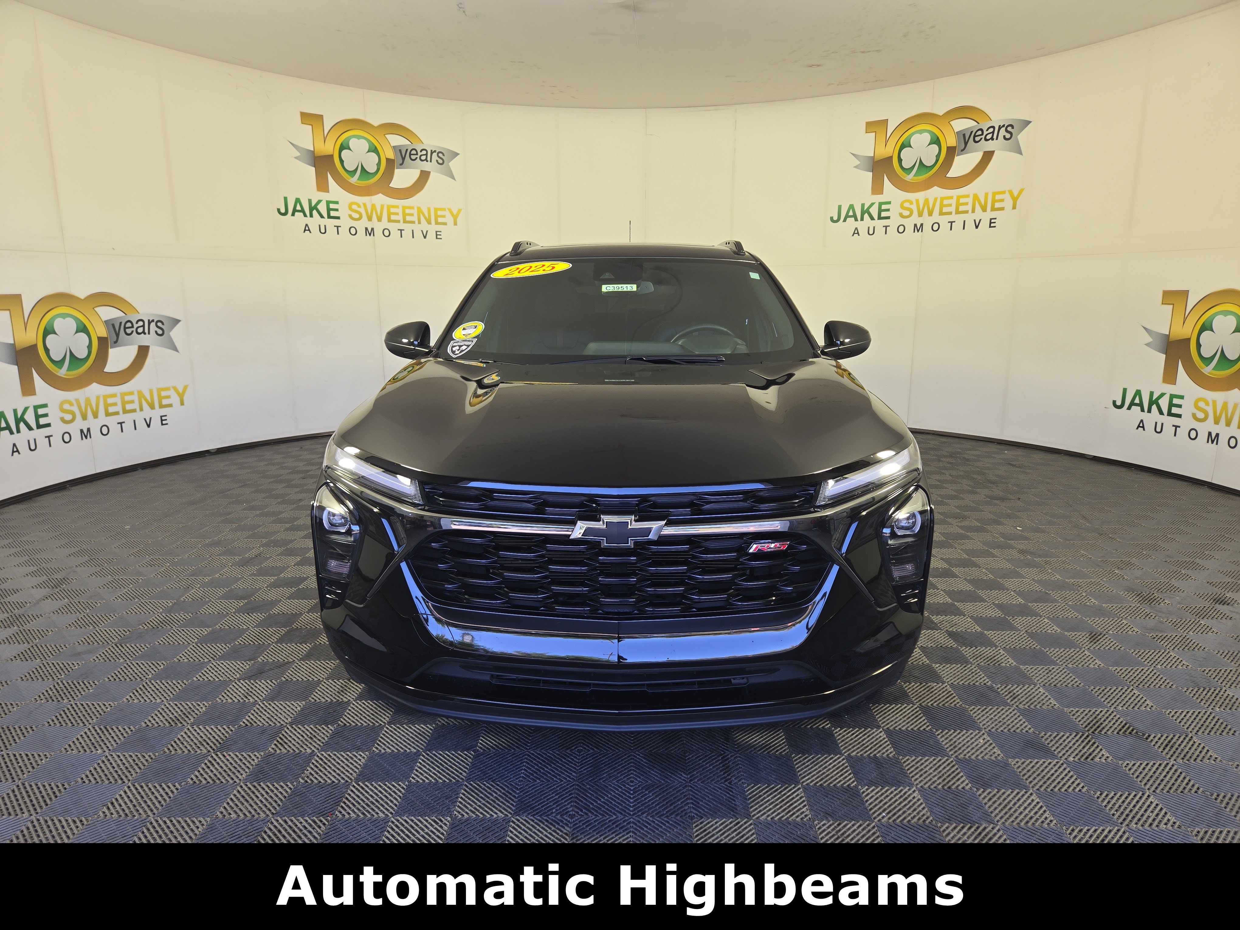Used 2025 Chevrolet Trax RS w/ Sunroof Package FWD image 3