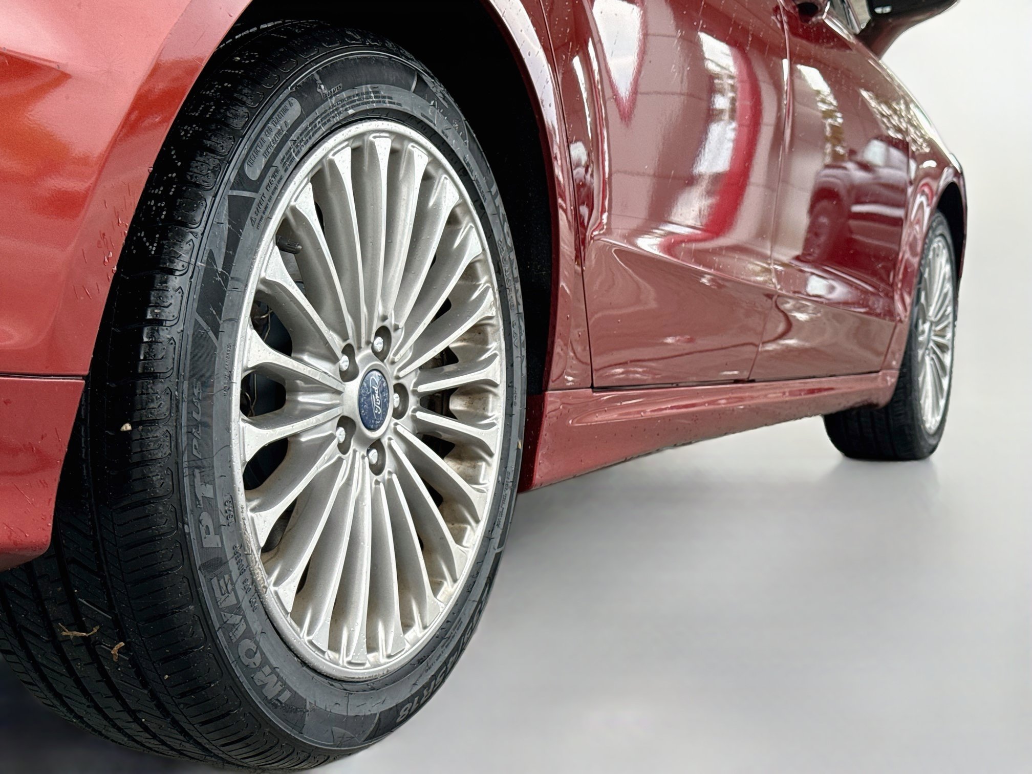 Used 2014 Ford Fusion Titanium FWD image 9