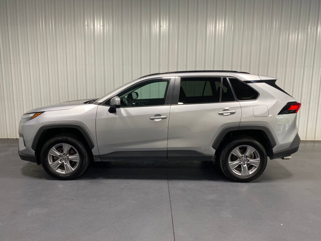 Used 2022 Toyota RAV4 XLE image 18