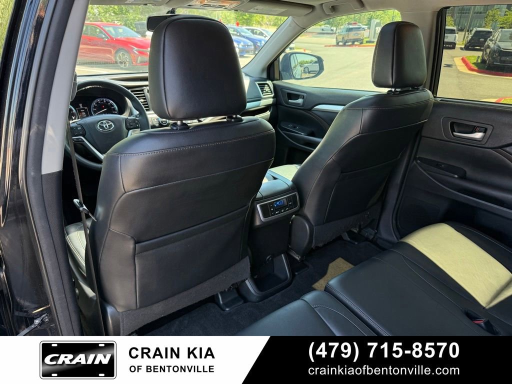 Used 2016 Toyota Highlander XLE FWD image 28