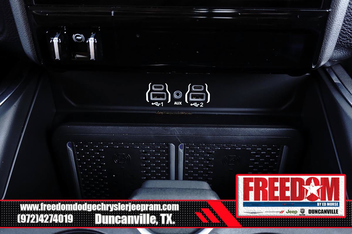 Used 2025 RAM 3500 Laramie AWD/4WD image 24