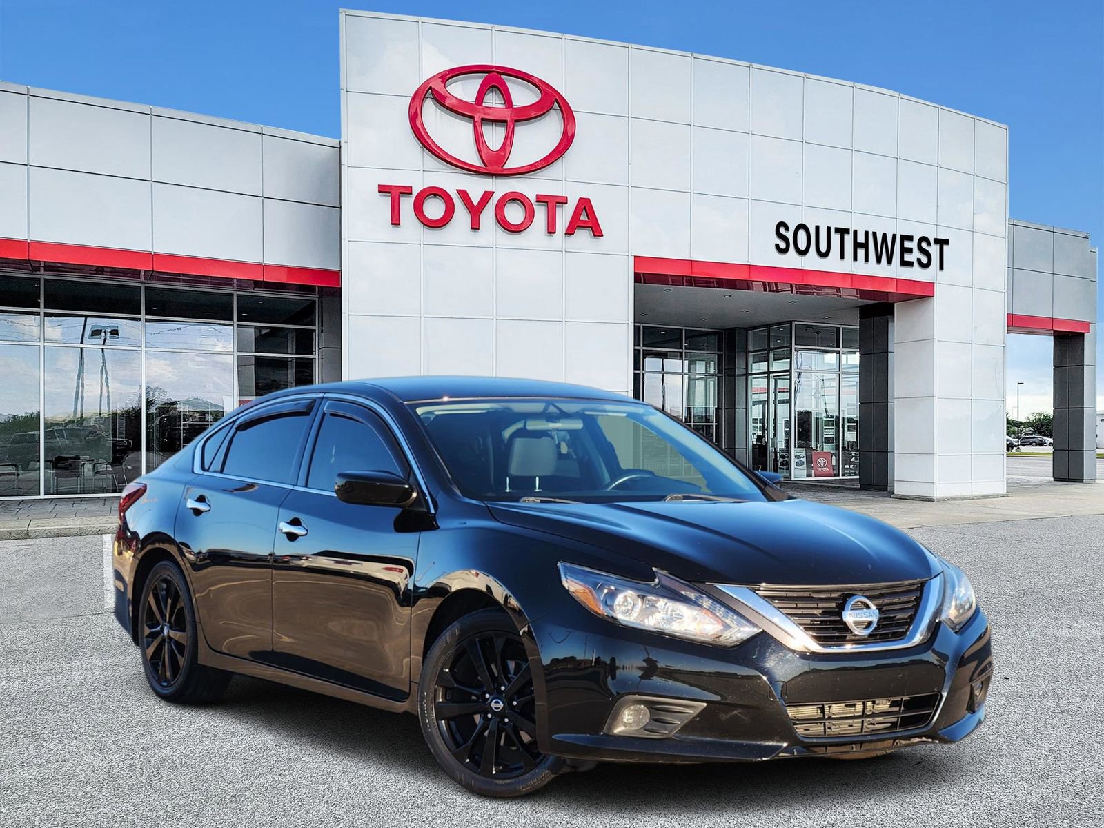 Used 2017 Nissan Altima 2.5 SR w/ Midnight Edition Package