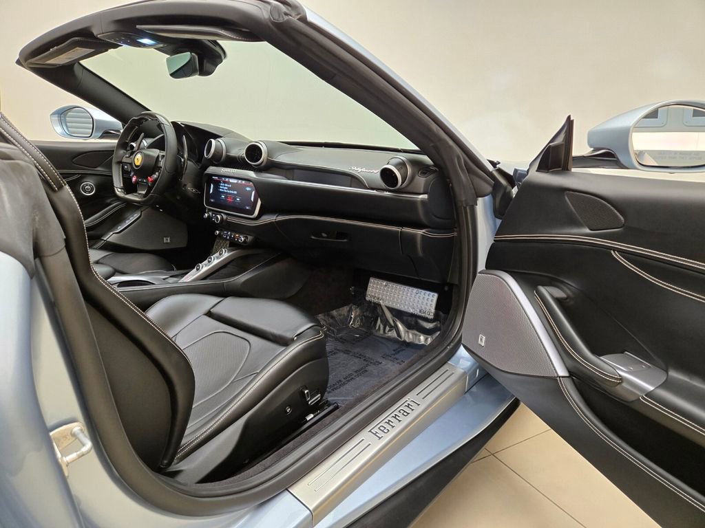 Used 2022 Ferrari Portofino M RWD image 23