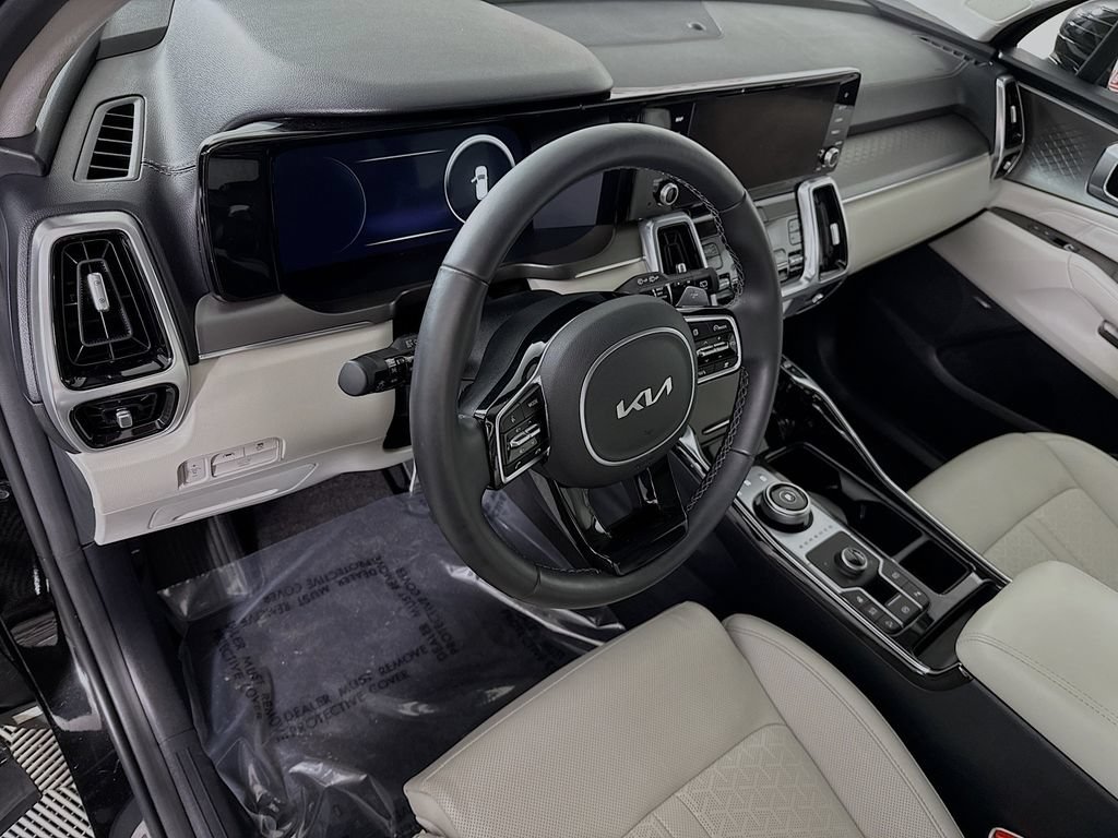 Certified 2023 Kia Sorento SX Prestige w/ Panoramic Sunroof Package AWD/4WD image 21