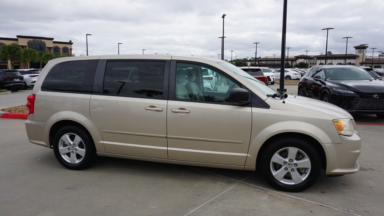 Used 2013 Dodge Grand Caravan SE image 4