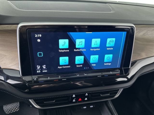 Used 2025 Volkswagen Atlas SE FWD image 14