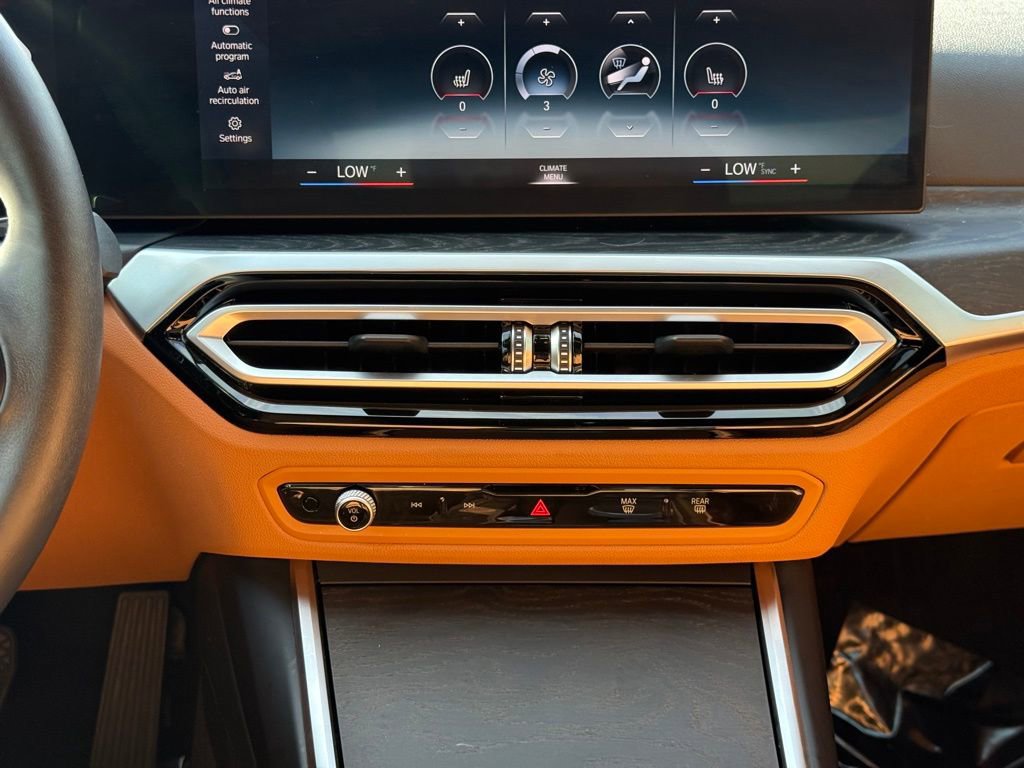 Used 2023 BMW 330i xDrive Sedan w/ Premium Package image 15