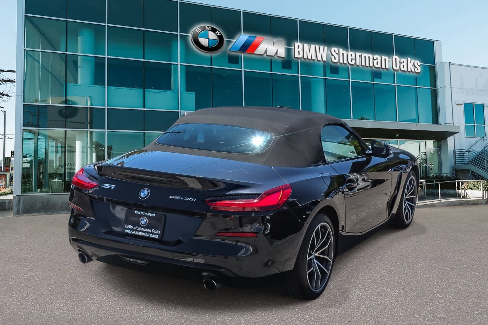 Used 2022 BMW Z4 sDrive30i w/ Convenience Package RWD image 4