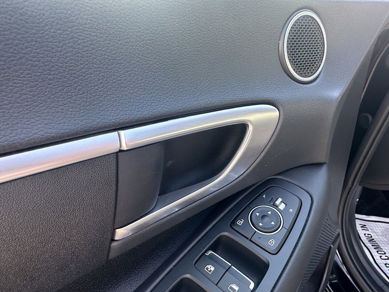 Used 2023 Hyundai Sonata SE w/ Cargo Package image 12