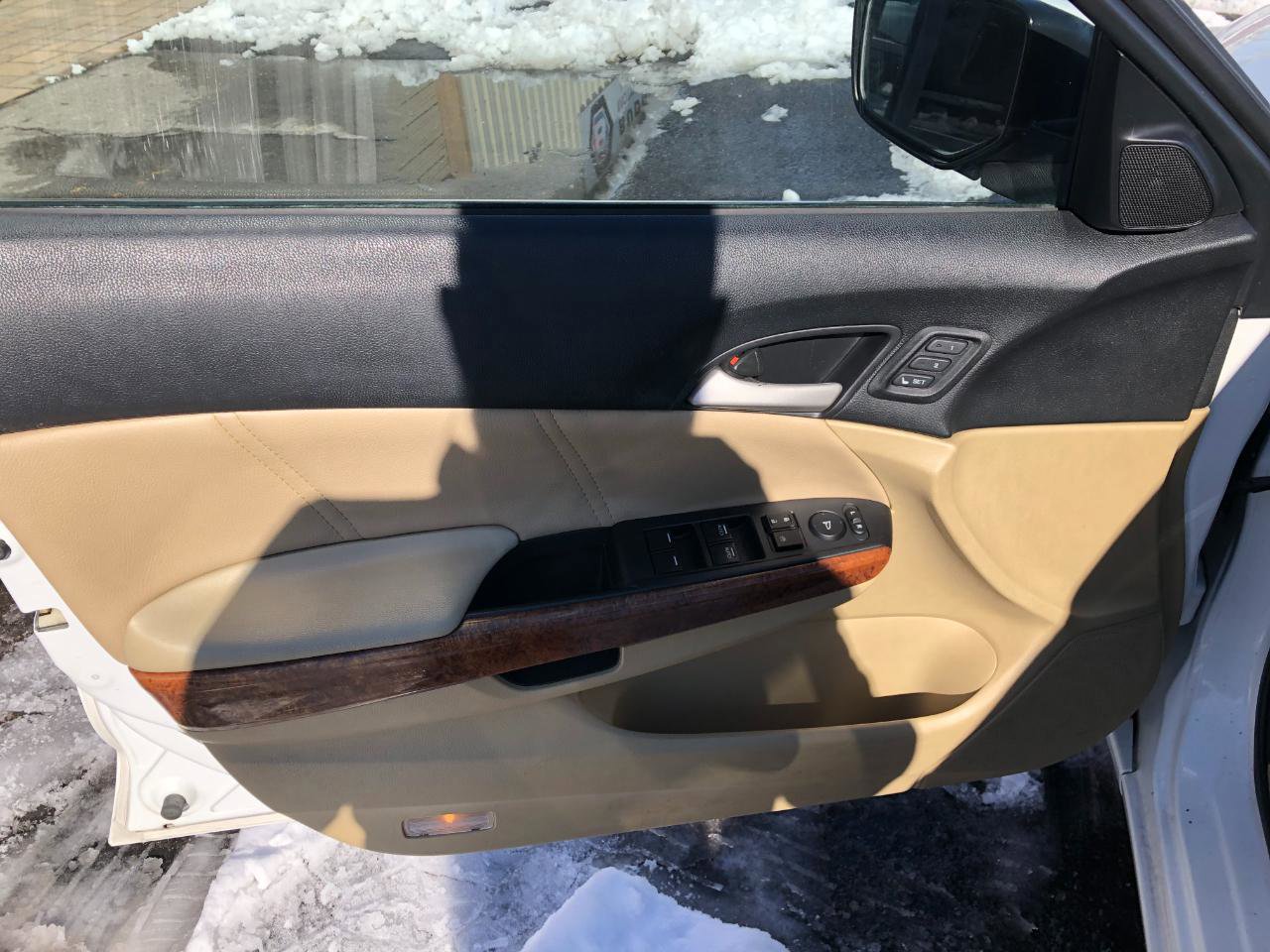 Used 2012 Honda Accord EX-L image 8