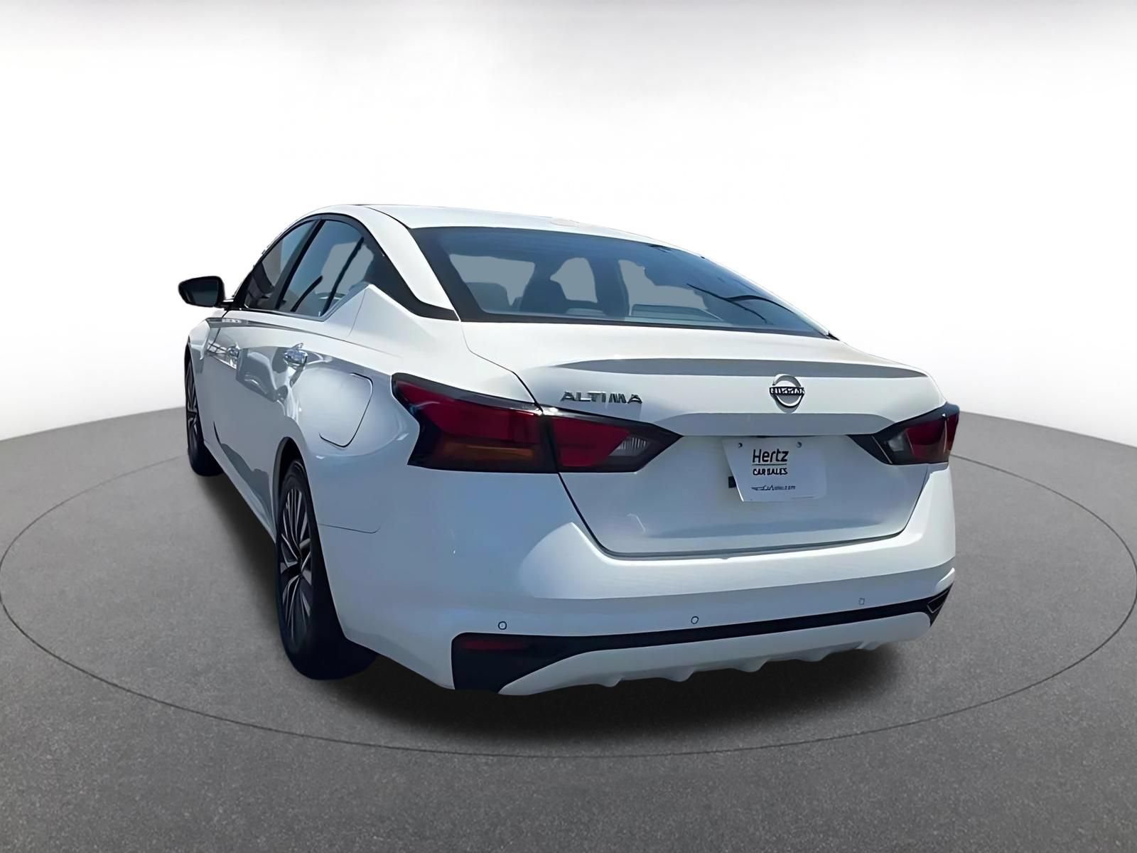 Used 2025 Nissan Altima 2.5 SV FWD image 11