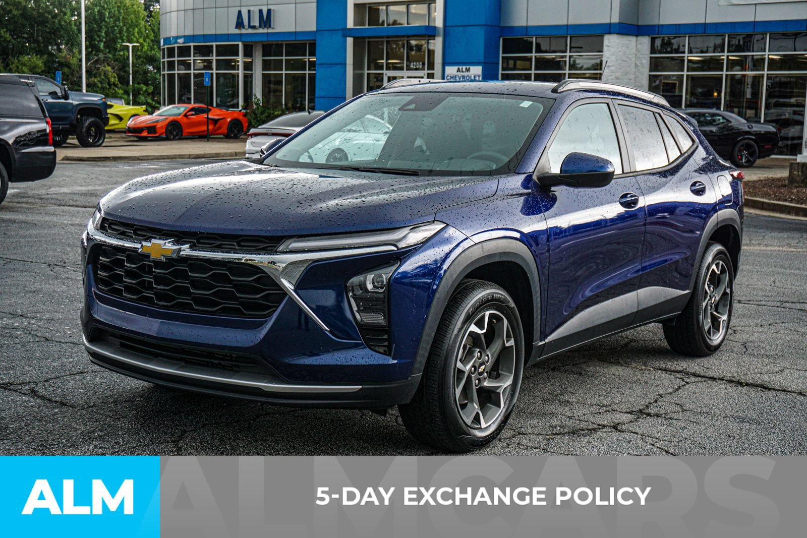 Used 2024 Chevrolet Trax LT w/ LT Convenience Package FWD image 4
