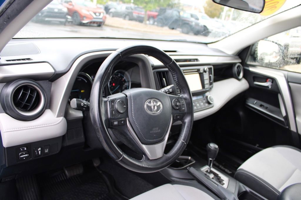 Used 2017 Toyota RAV4 XLE image 18