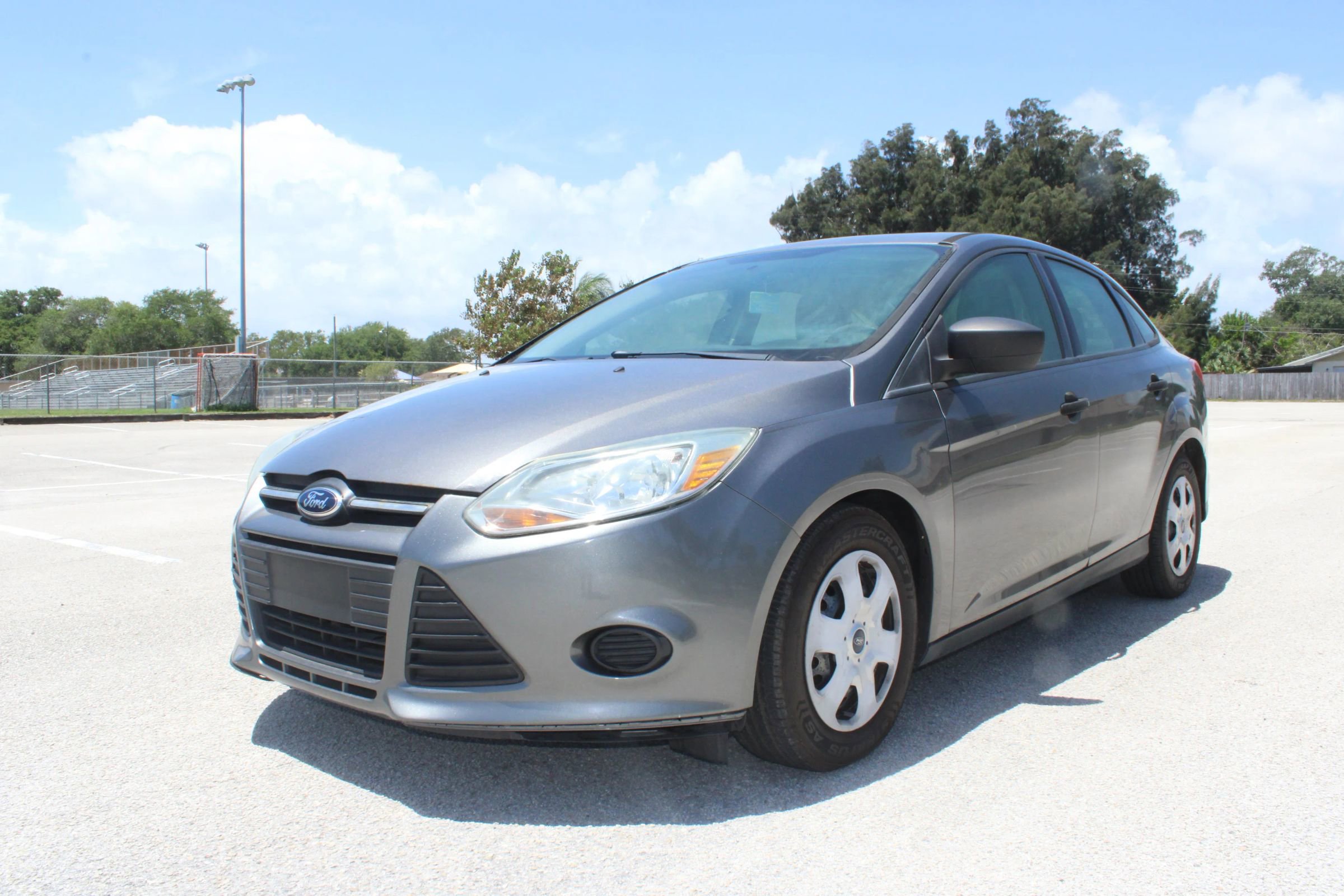 Used 2013 Ford Focus S FWD image 2