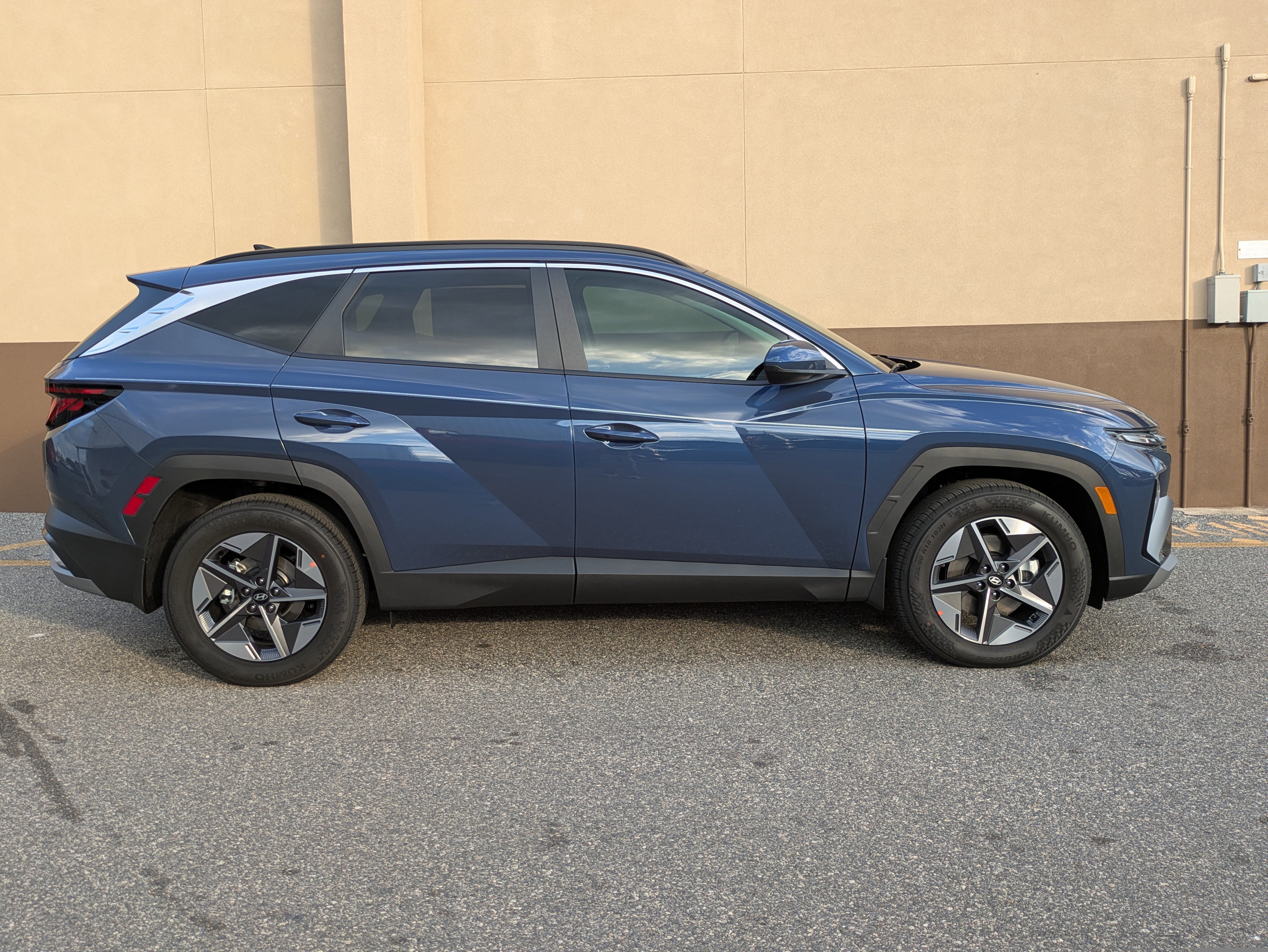 New 2026 Hyundai Tucson SEL image 3